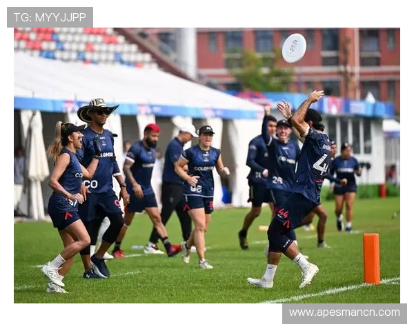 广州飞盘队与深圳飞盘队的精彩对决赛后分析与战术探讨